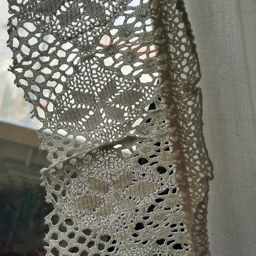 Ecru curtain with cotton lace like new, set of 2 pieces