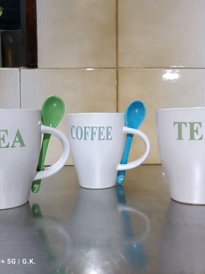 Set of 3 ceramic Tea & Coffee mugs like new