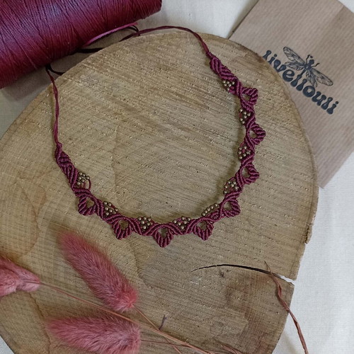 Macrame burgundy necklace with bronze beads and adjustable length