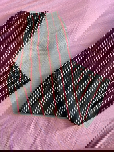 Crop παντελόνα με ρίγες