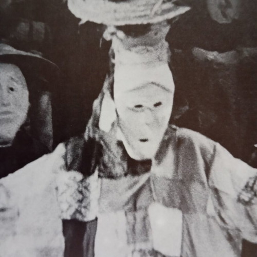 Masks Theatro book like new by Dionysis Fotopoulos