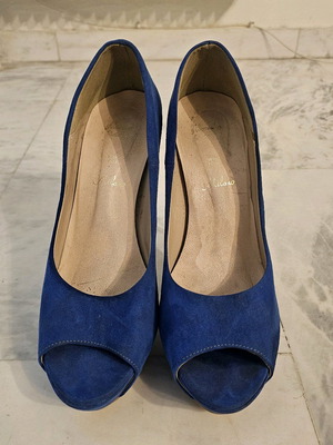 Peep-Toe Shoes Alexandra Maggio Milano Blue Suede Like New Size 40