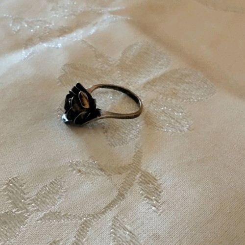 Vintage silver ring like new, rose-shaped