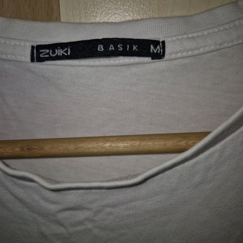 ZUIKI BASIK Christmas T-shirt M like new, white with glitter print