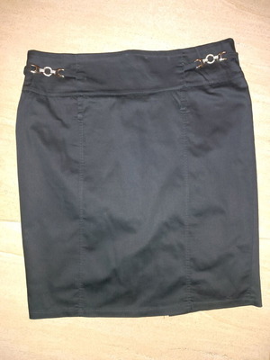 Skirt black like new, size L
