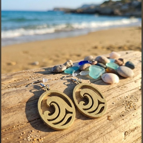 Wooden summer earrings with wave design gold tone