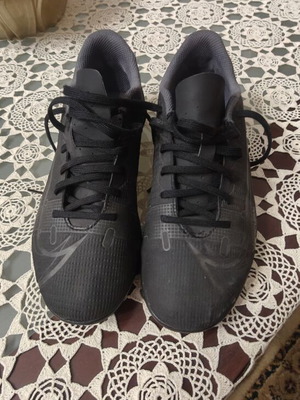Nike Kids' Football Shoes like new, size 36, black