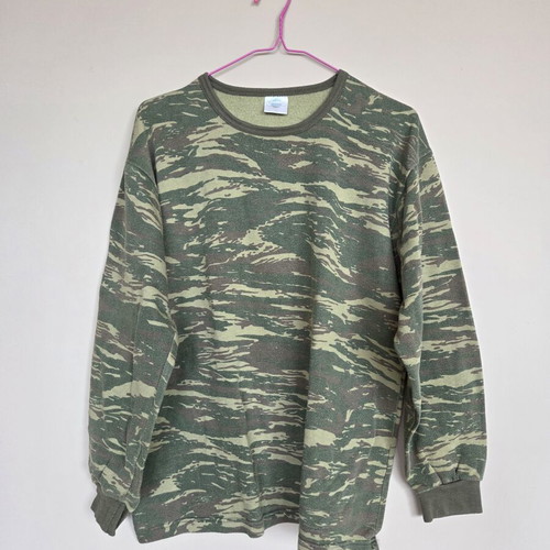 Woodland army pullover like new