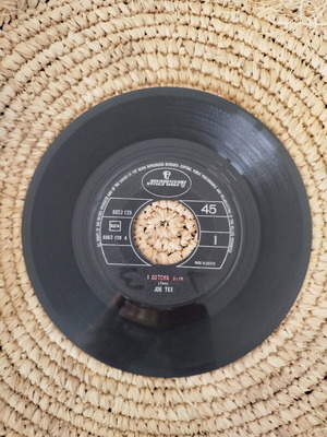 Vinyl record 45 rpm used, rock