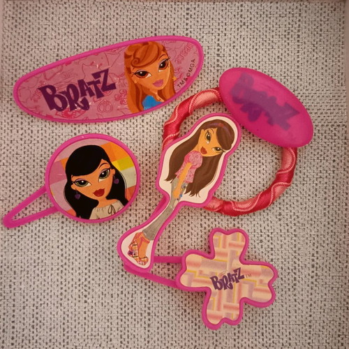Bratz hair clips like new