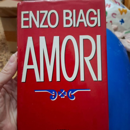Amori by Enzo Biagi hardcover book like new, Italian