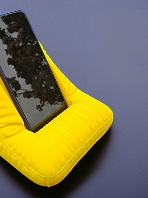 3D Printed Pillow mobile phone stand, yellow