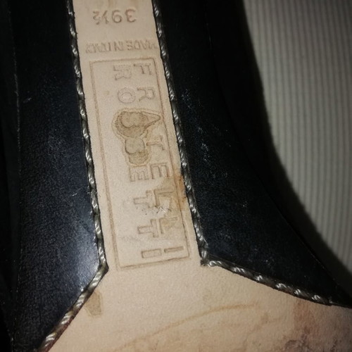 Fratelli Rossetti black pumps like new, size 39.5, 9cm heel