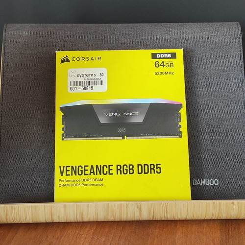 Corsair Vengeance RGB DDR5 64GB (2x32GB) 5200MHz like new