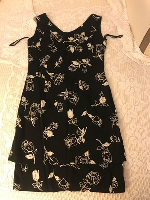 Betty Barclay dress black with white flowers size 36 S/M like new