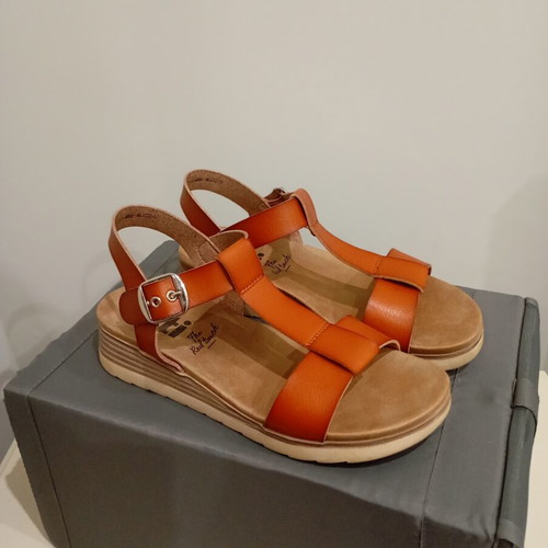 Xti women's sandals like new, size 37, brown