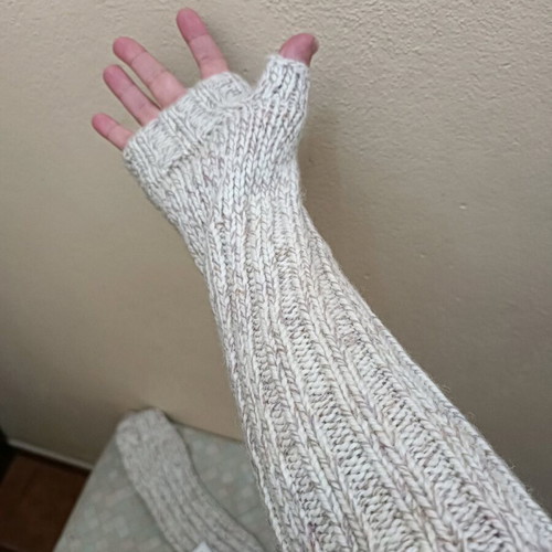 Bench knitted arm warmers new, beige with thumb holes