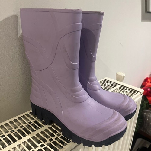 Unisex galoshes size 32-33 like new, purple with blue