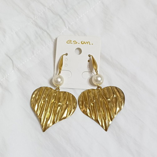 Long women's heart earrings with pearls and stainless steel hooks