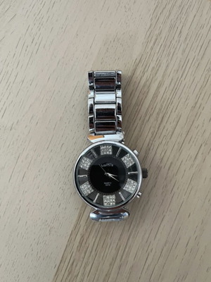 Lofty's women's watch like new with silver metal bracelet