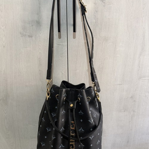 La tour Eiffel crossbody bag large pouch black and blue like new