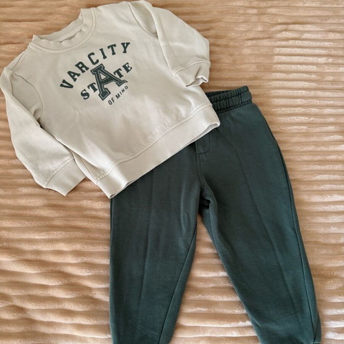 Orchestra kids' tracksuit set like new, beige and green, age 3, 98 cm