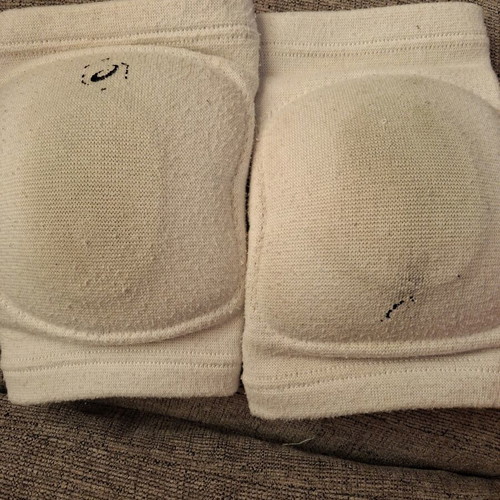 Asics Gel Knee Pad used, size M, white