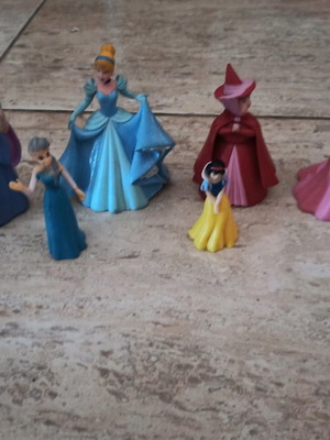 Princess figures used, set of 8