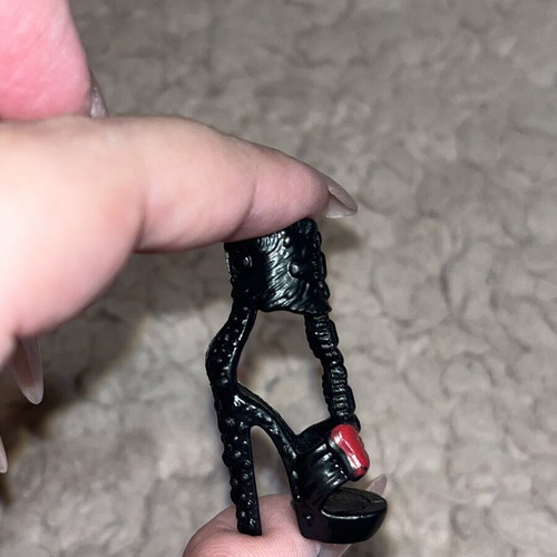 Ever After High Apple White Shoe heel single left used black red bow