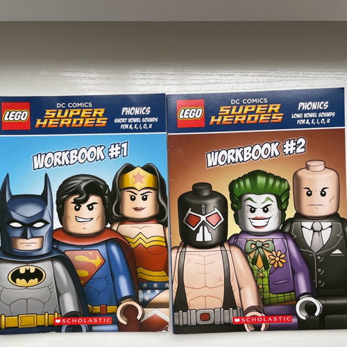 Lego DC Comics Super Heroes set mint condition with 10 comics and 2 books