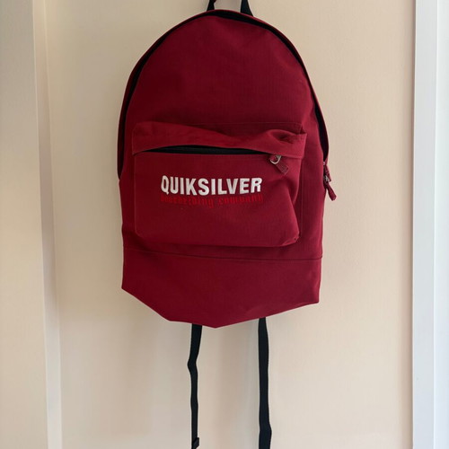 Quiksilver Burgundy Backpack like new, practical and stylish