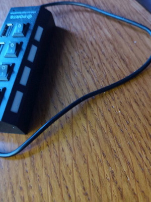 Usb hub με 4 θέσεις σαν καινούργιο