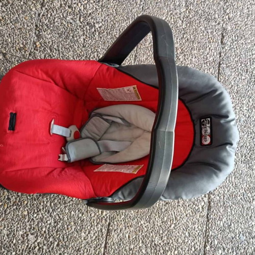Peg Perego Baby Car Seat 0-9 Months Like New