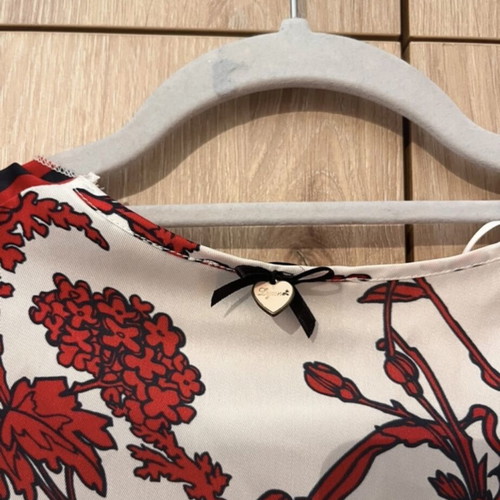 Kimono Lynne new, white and red floral, one size