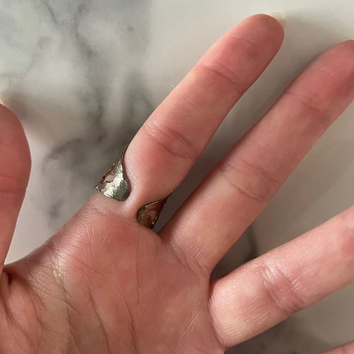 Women's handmade ring used with adjustable size