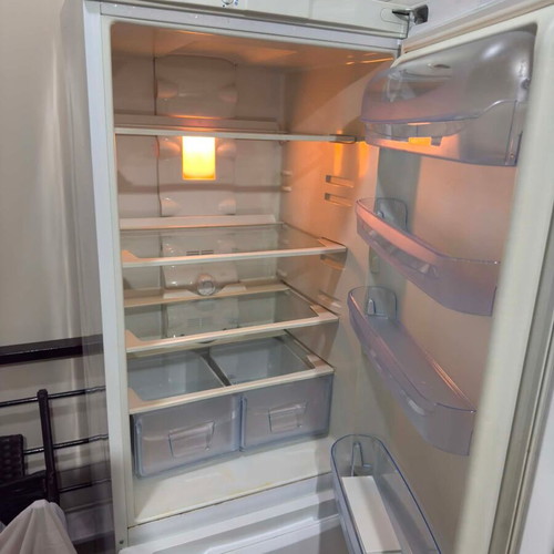 Indesit Total No Frost fridge freezer used, fully functional