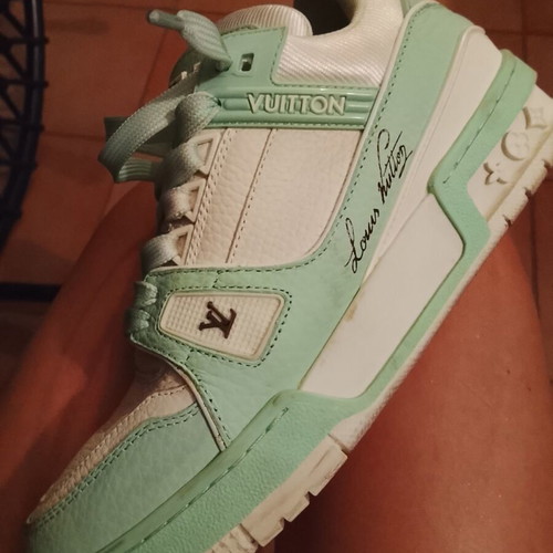 Louis Vuitton Trainer Sneakers mint green and white, like new, size 39