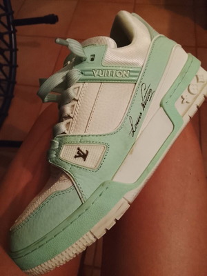 Louis Vuitton Trainer Sneakers mint green and white, like new, size 39