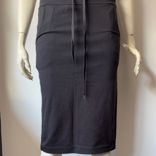 Black sport midi skirt with elastic and drawstring size M like new