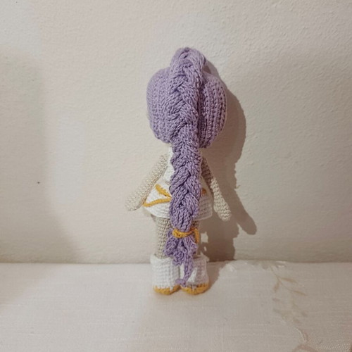 Rumi doll from K-pop demon hunters with removable clothes, new