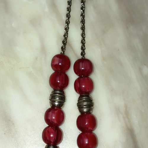 Greek komboloi with 15 red and 6 silver beads, like new
