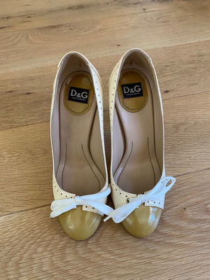 Dolce & Gabbana pumps like new, three colors, size 37.5