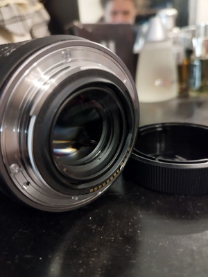 Canon RF 24-105mm 4-7.1f lens like new for mirrorless body