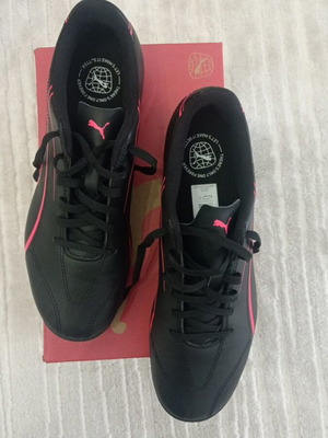 Puma Vitoria TT football shoes black new, size 41