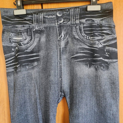 Women's leggings with print size M like new, dark gray