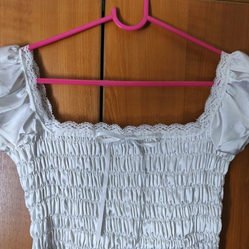 Mezzo satin white top like new, size M
