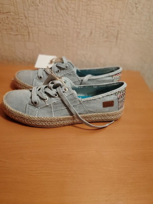 Blowfish Malibu athletic shoes new, size 41, blue