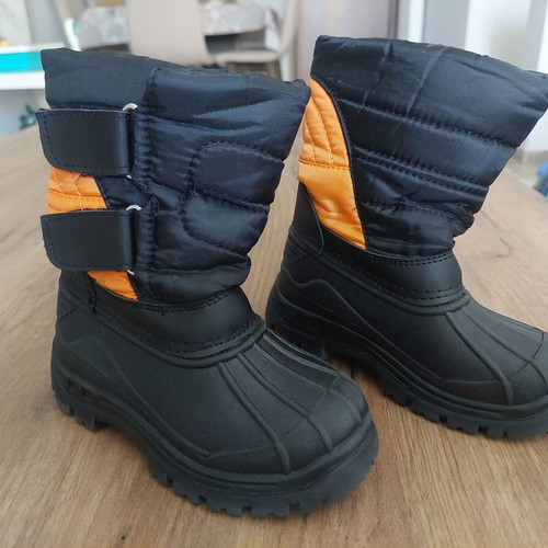 Children's waterproof snow boots size 24 like new, black-orange