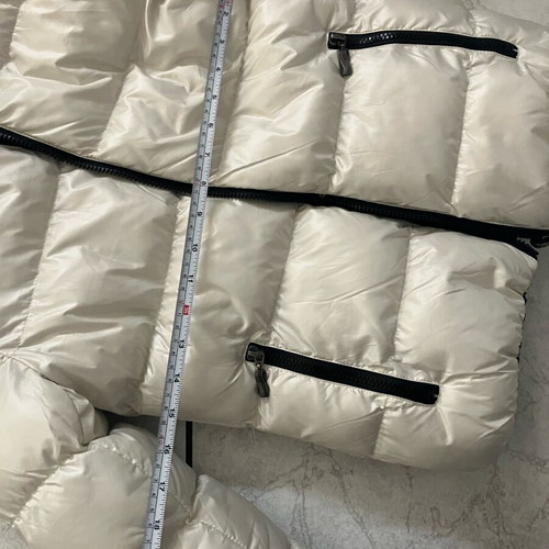 Puffer jacket with hood Small like new, white, warm