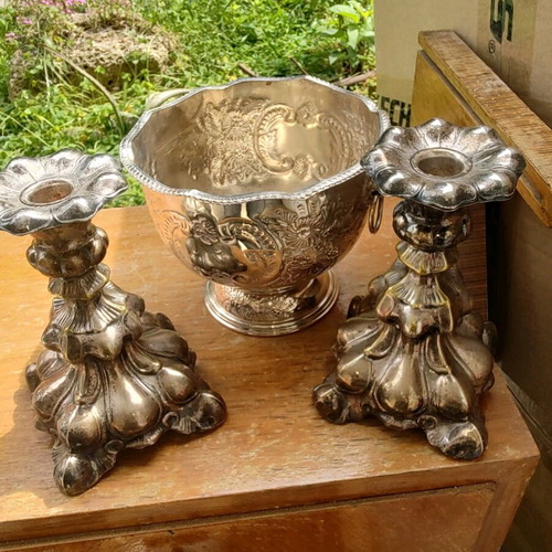Table set with bowl and two antique silver-plated candlesticks like new